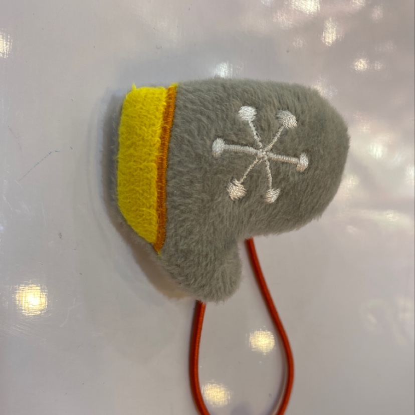 Cartoon glove headdress thumbnail