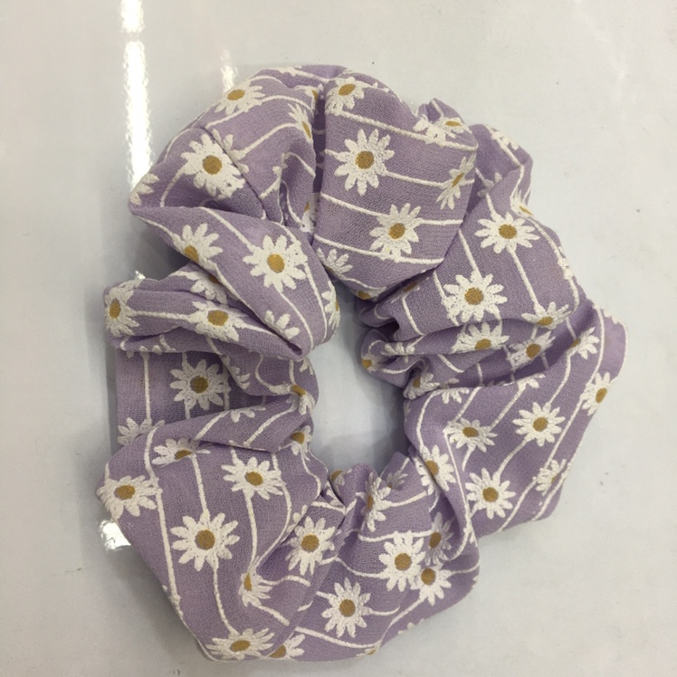 Summer new Korean version daisy-printed large intestine rings Application Scenario