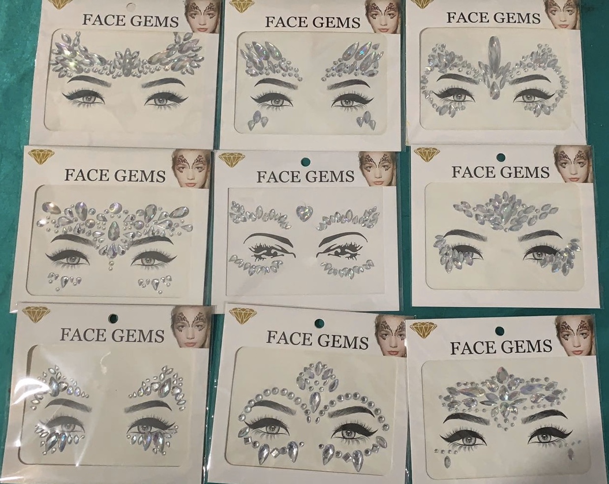 钻石脸贴 脸部钻石贴纸 亚克力贴纸 脸部装饰贴纸
脸贴 贴纸 钻石贴纸 节日脸贴 party钻石脸贴 眉心钻亚克力脸贴详情图10