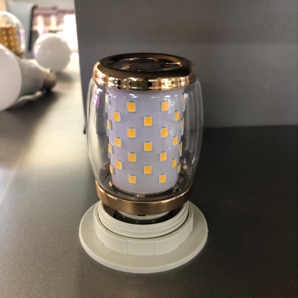 Screw candle light bayonet can be customized LED manufacturers direct 9W E27 candle lamp household thumbnail