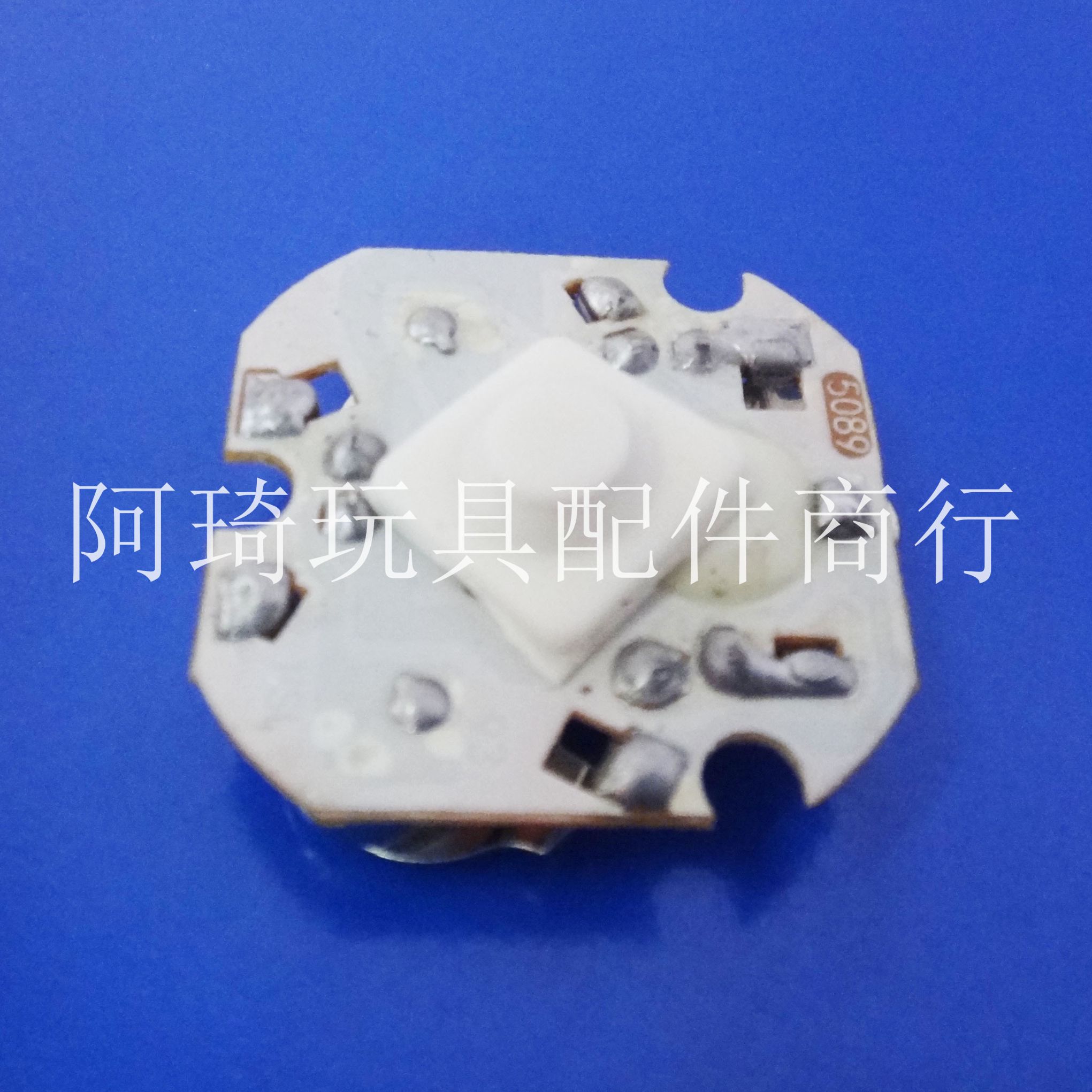 玩具电子配件2.3*2.3*1cm小电子闪灯机芯红绿蓝循环闪详情图2