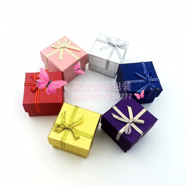 纸质戒指盒耳钉盒吊坠盒手镯盒手链盒项链盒手表盒水晶盒亚克力盒首饰盒包装盒礼品盒珠宝展示产品图