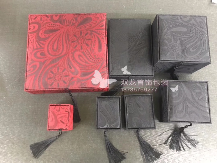 高档流苏手表盒缎布提花腰果花戒指吊坠手镯手链项链礼品盒包装盒珠宝首饰盒细节图