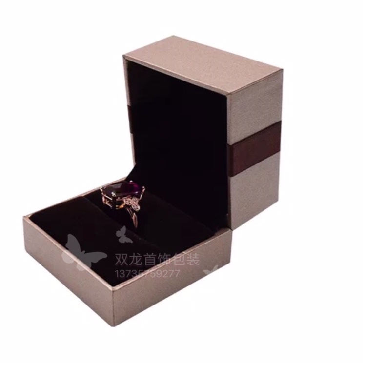 充皮纸特种纸蝴蝶结戒指盒吊坠盒 手镯项链盒 首饰盒礼品盒珠宝盒展示道具产品图