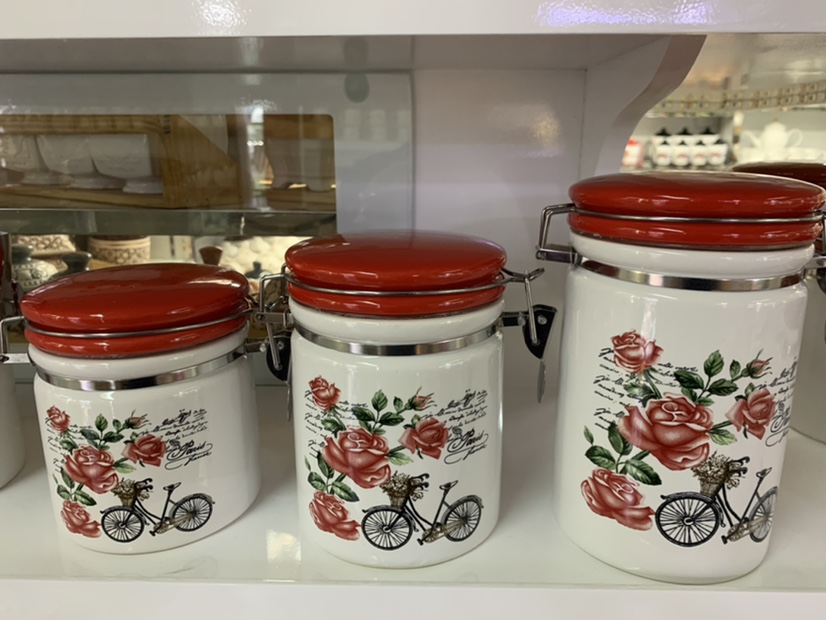 大中小密封罐产品图