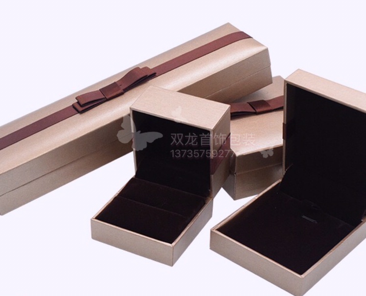 首饰包装实物图