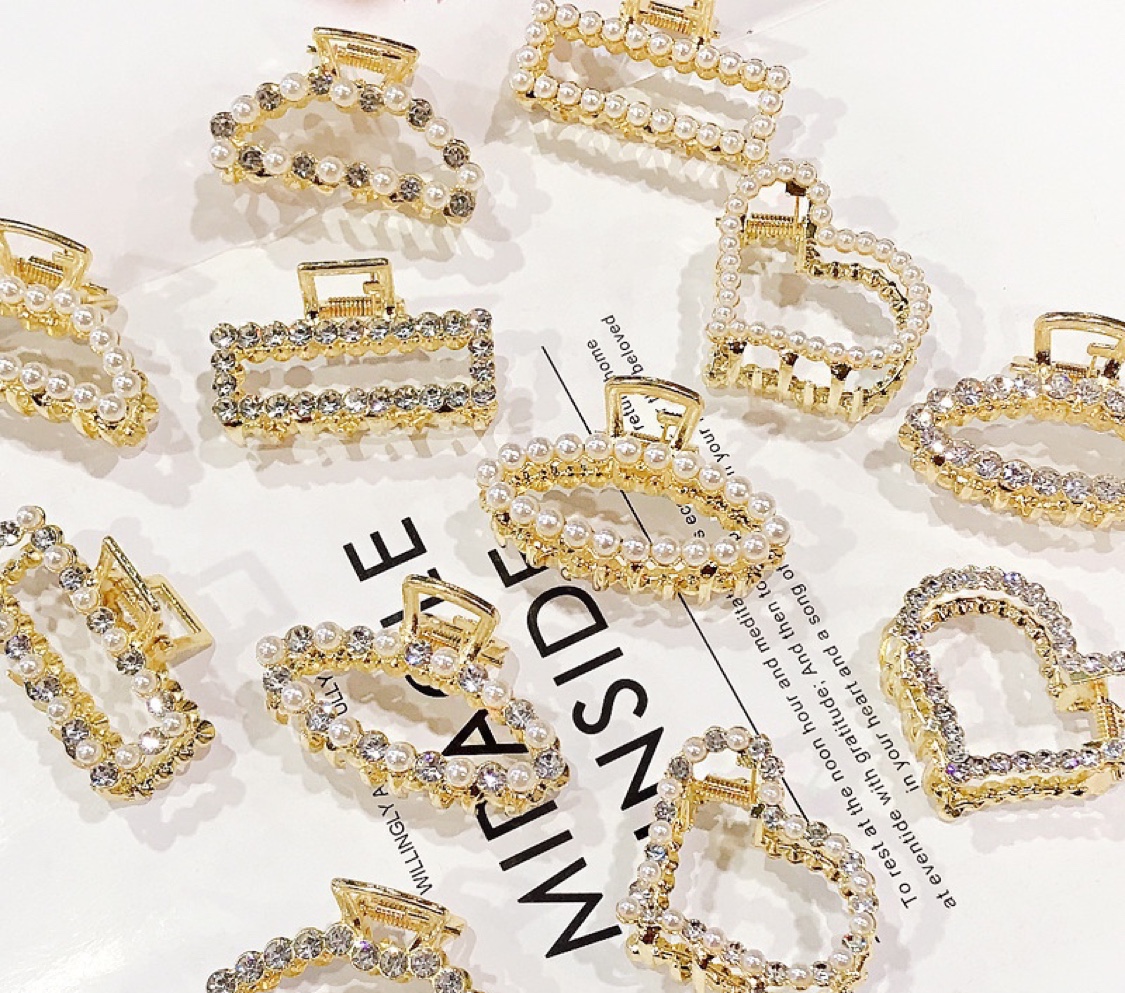 Korean version of INS alloy pearl hair clip with diamond hair clip thumbnail