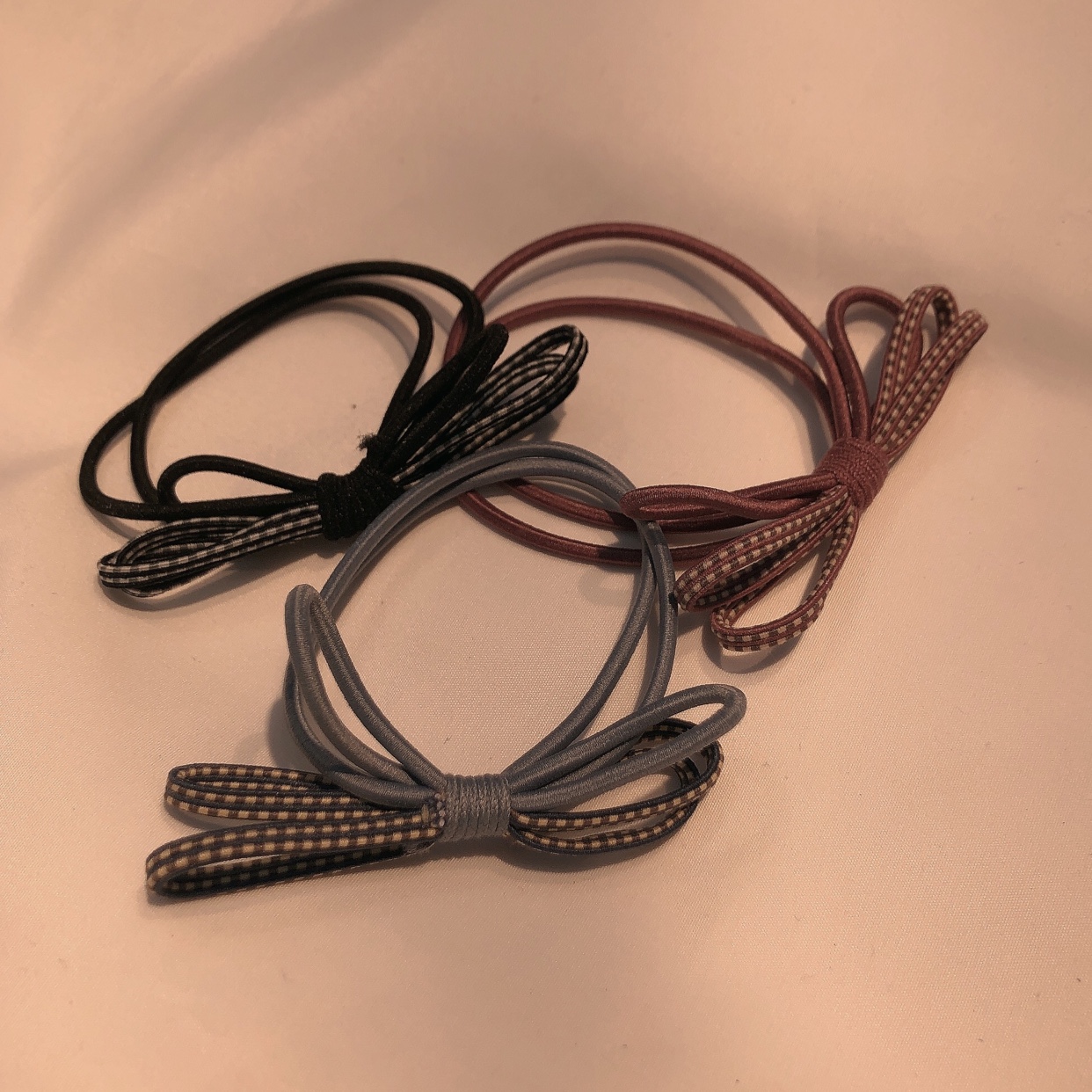 100 hand-tied hair ties with Dot bow leather bands in mixed colors for wholesale Specification image