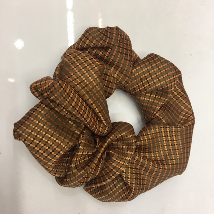 FL0001 Solid color bright silk retro large Intestine circle BM French large Intestine circle woolen large intestine hair circle Retro simple versatile fabric hair rope Fat intestine hair rope Internet celebrity hair accessory details Picture