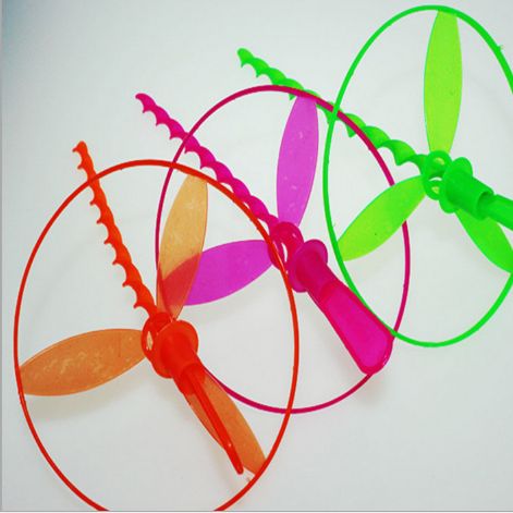 Flying Fairy hand-pushed flying saucer toy, children's toy, bamboo dragonfly flying object, primary school student gift wholesale Specification image