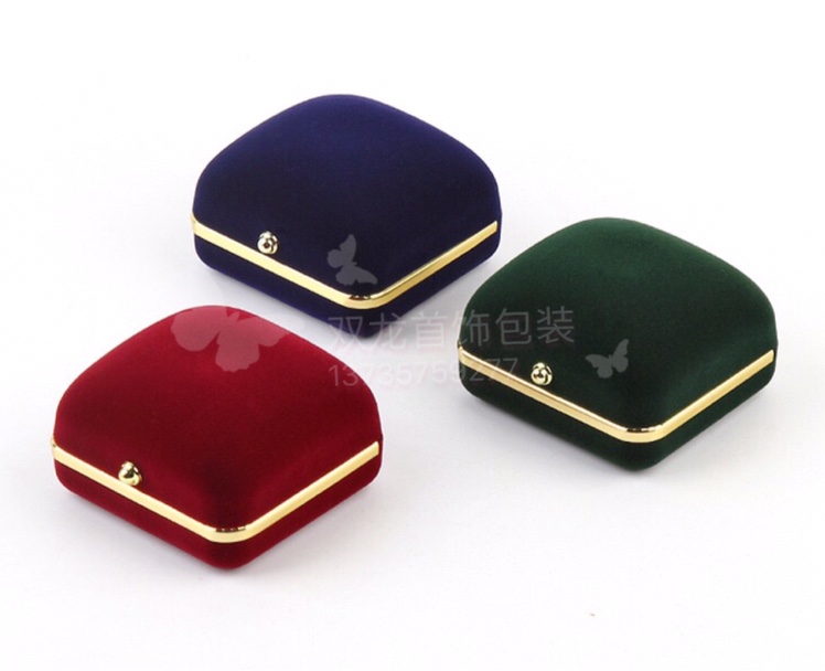 新款金边绒布植绒戒指首饰盒饰品收纳盒戒指项链手镯手链手表珠宝首饰盒展示道具产品图