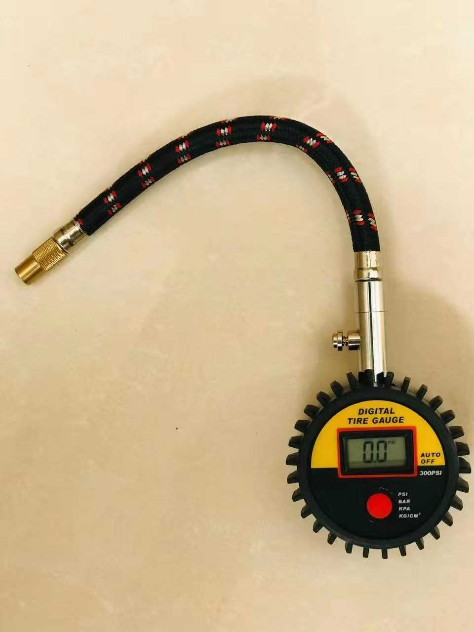 Digital display tire pressure gauge full figure