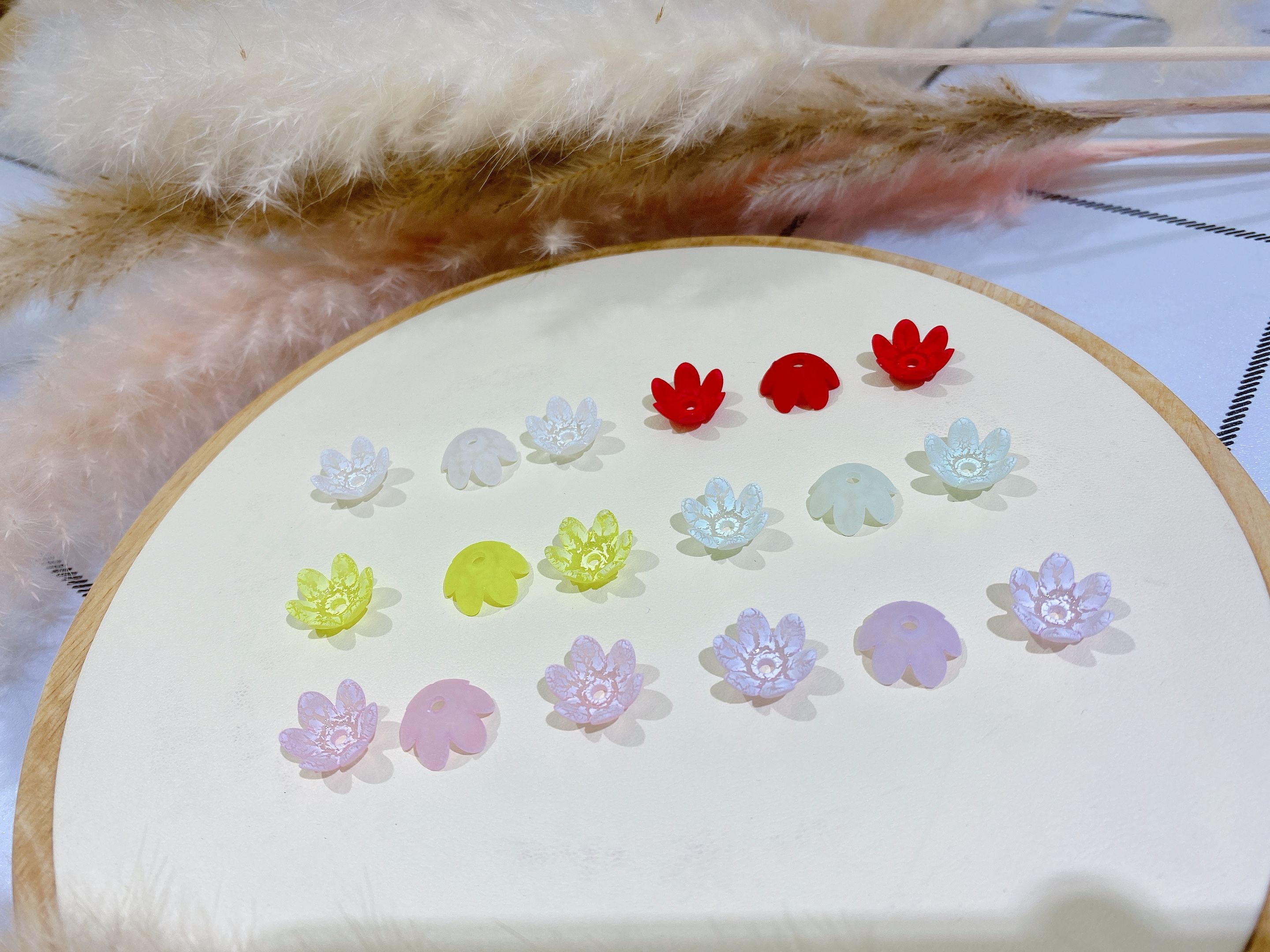 亚克力花绘效果中孔五瓣花托手工DIY耳钉 仿真花 饰品配件