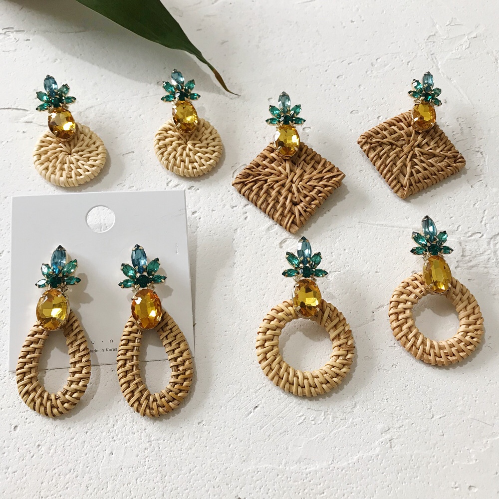 Amazon sells rhinestone crystal and pineapple rattan earrings thumbnail
