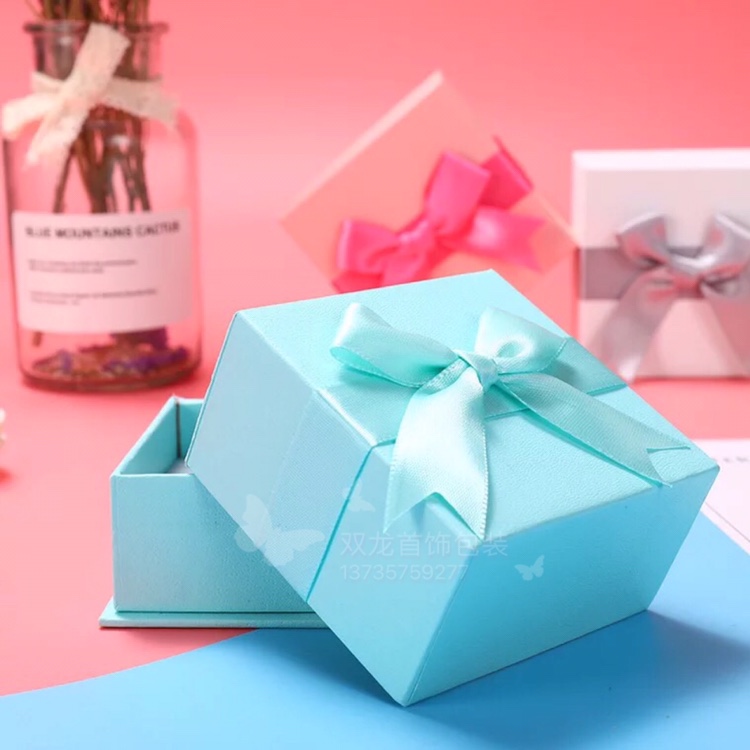 Creative in-stock paper boxes, bow jewelry packaging boxes, ring boxes, stud boxes, bracelets, necklaces, Korean version accessory boxes Application Scenario
