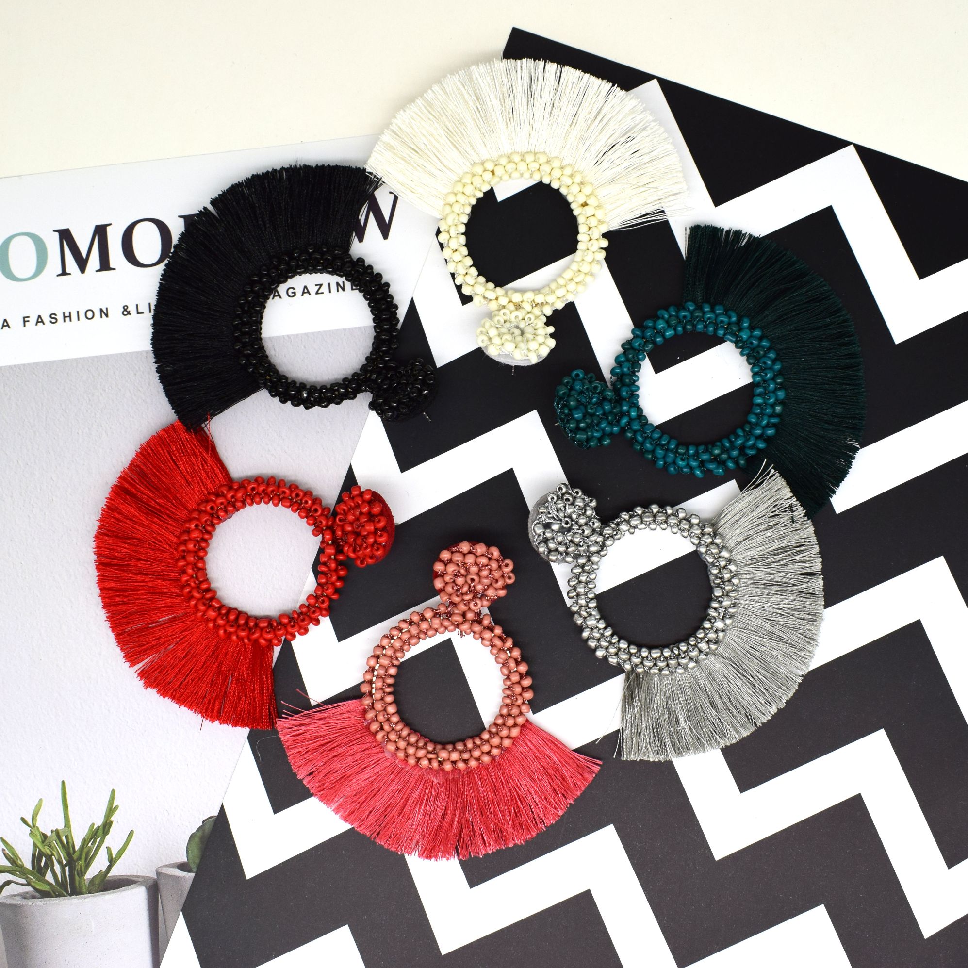 Handmade crystal earrings, creative ladies' fashion Bohemian-style earrings, trendy accessories, crystal tassel earrings