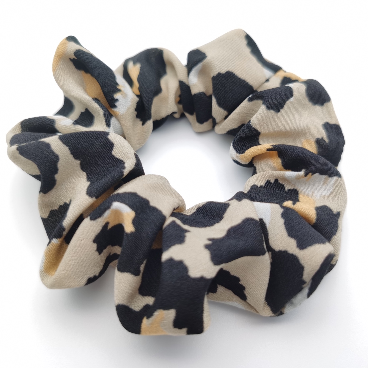European brown and black hair band
