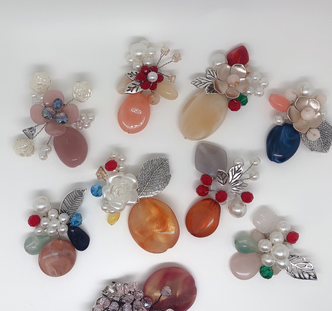 Handmade brooch thumbnail