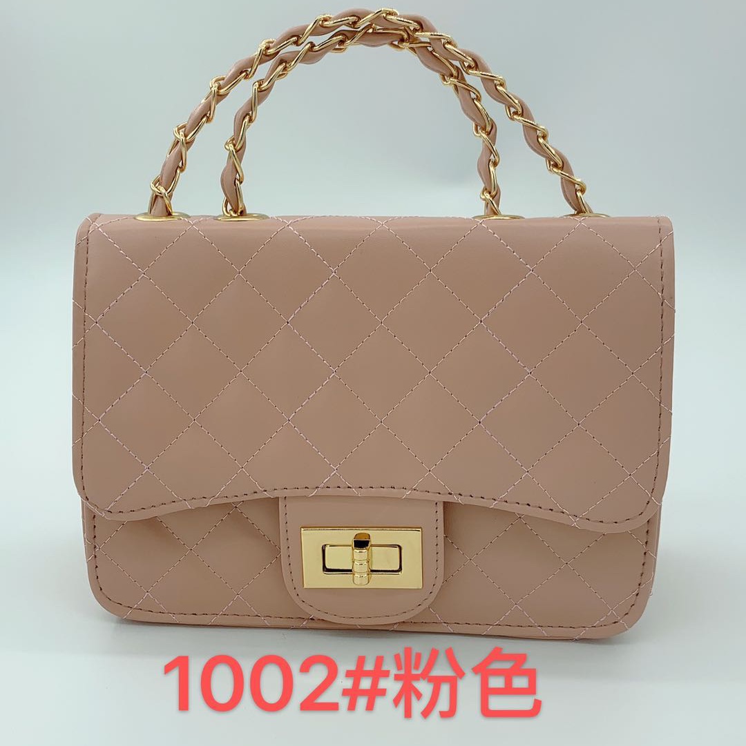 Stylish Bags That Go With Everything
