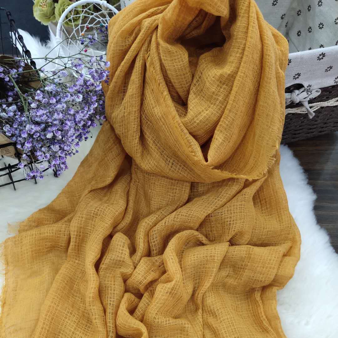 The bark wrinkles and scatters the long scarf details Picture