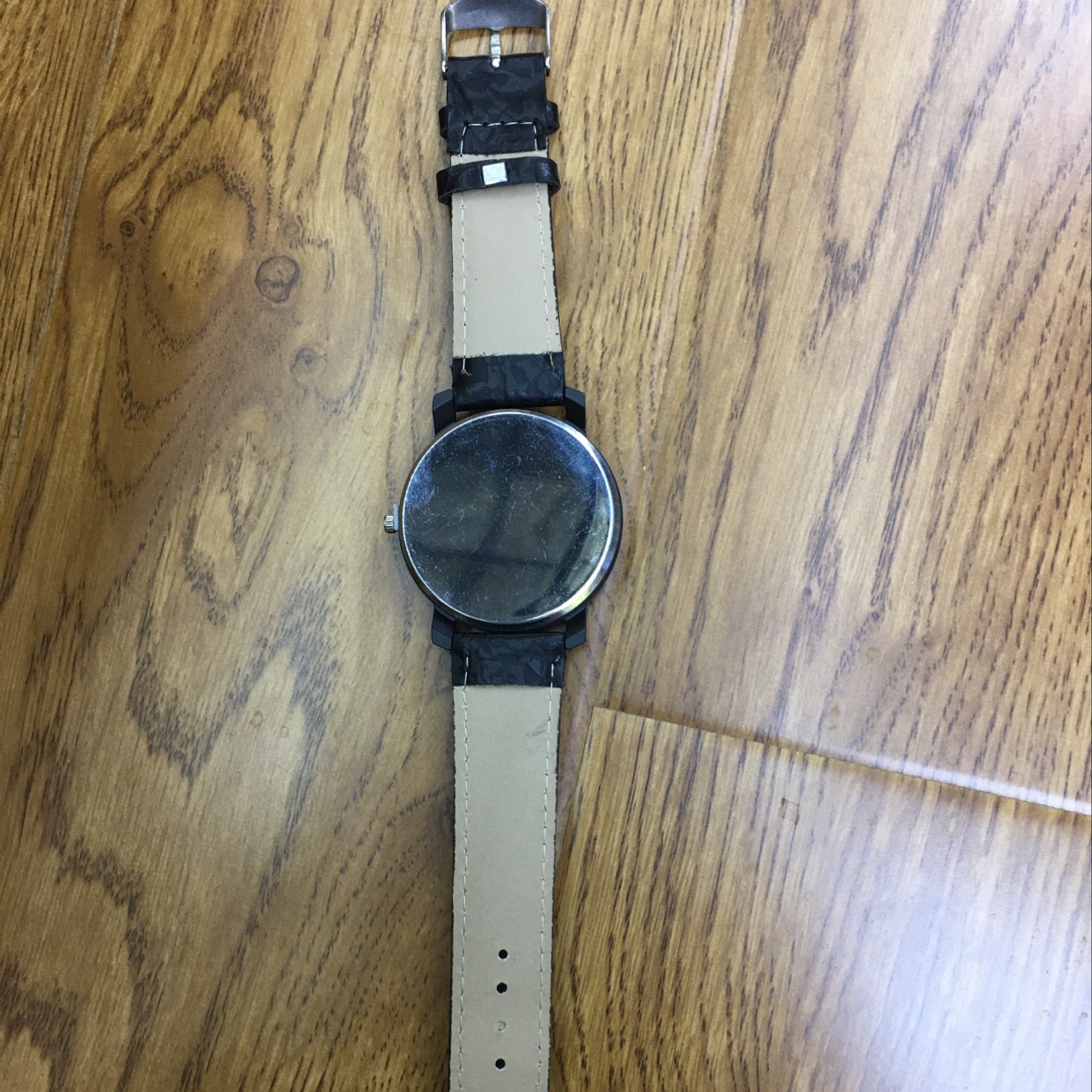 Men's black leather strap watch Specification image