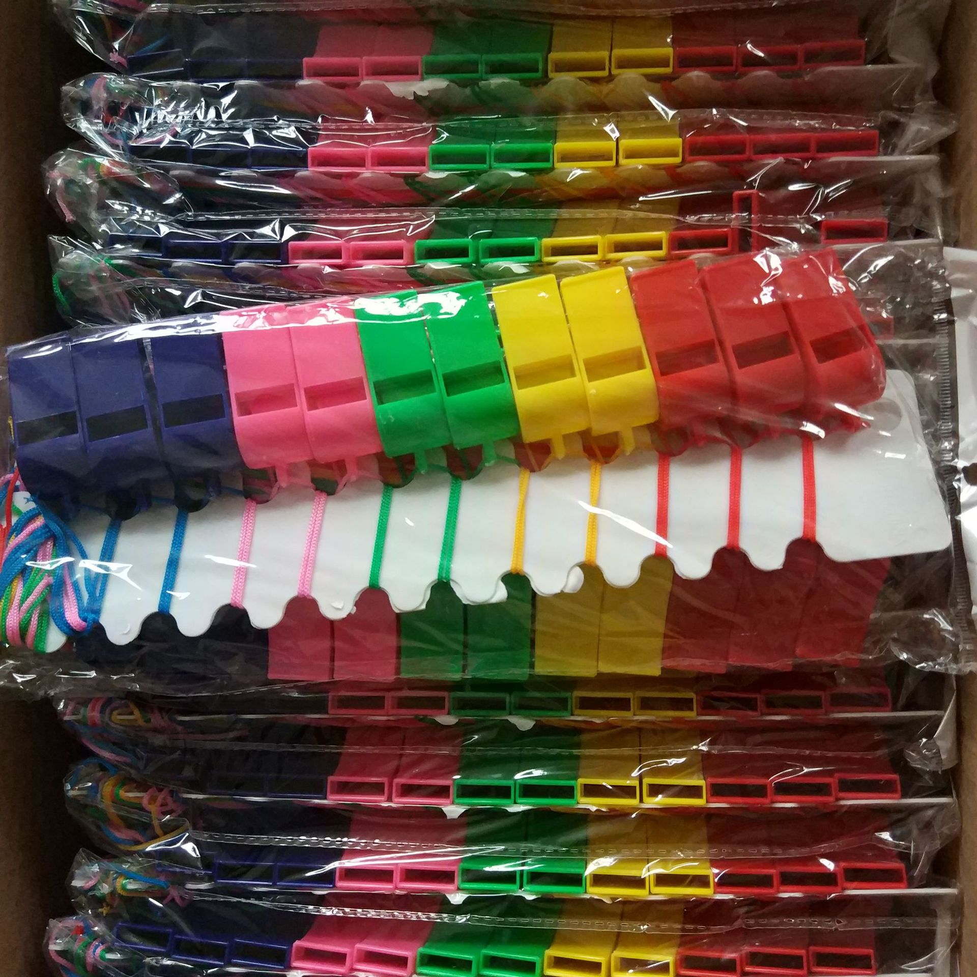 彩色口哨 体育活动助威加油裁判哨子 儿童玩具赠品礼物 地摊热销详情1