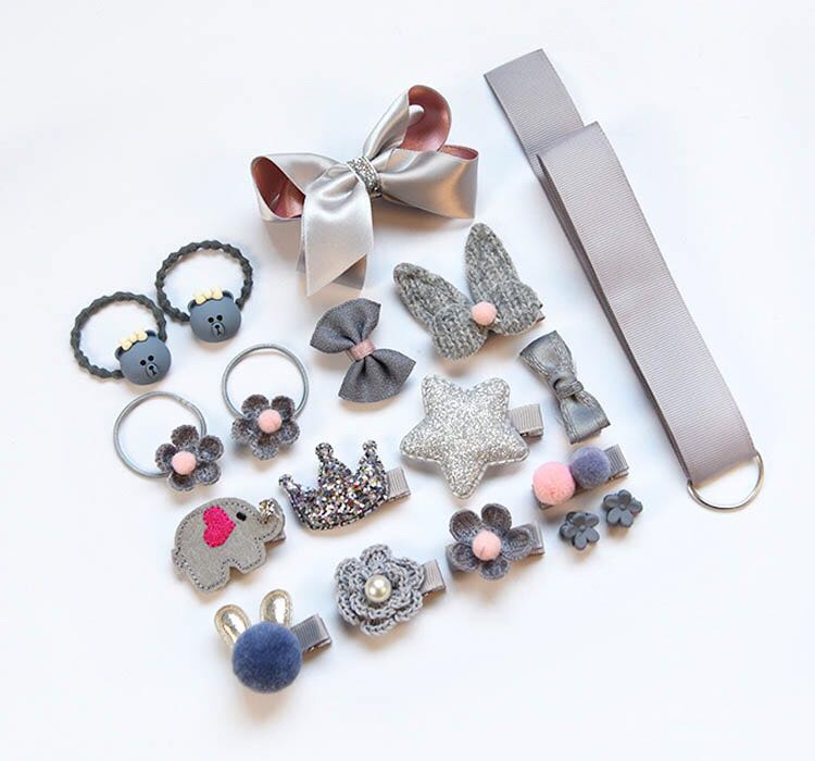 Creative play with the 18-piece toy set