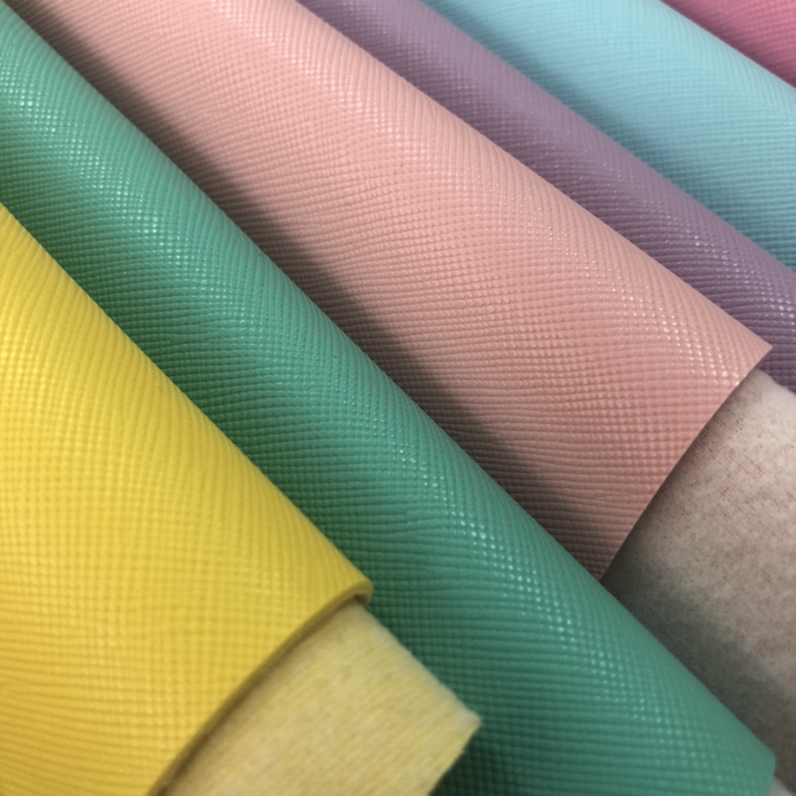 环保十字纹PVC材质表面光滑细腻防水耐磨精致不掉色耐刮