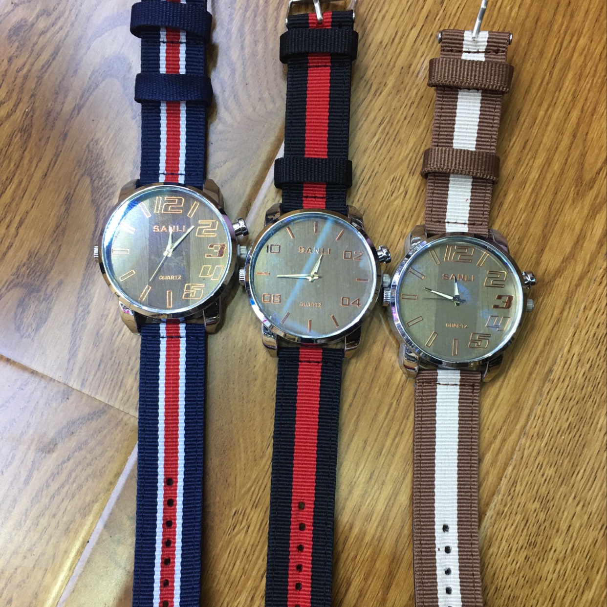 Men's cloth strap watch Specification image