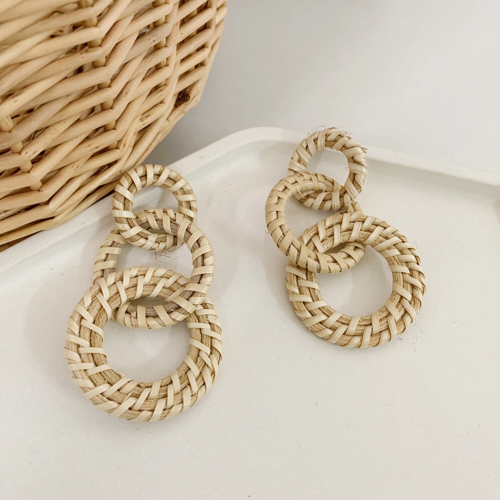 Cross-border Amazon Wish is a hot seller of rattan braided earrings. European and American exaggerated multi-layered rattan braided earrings with three rings thumbnail
