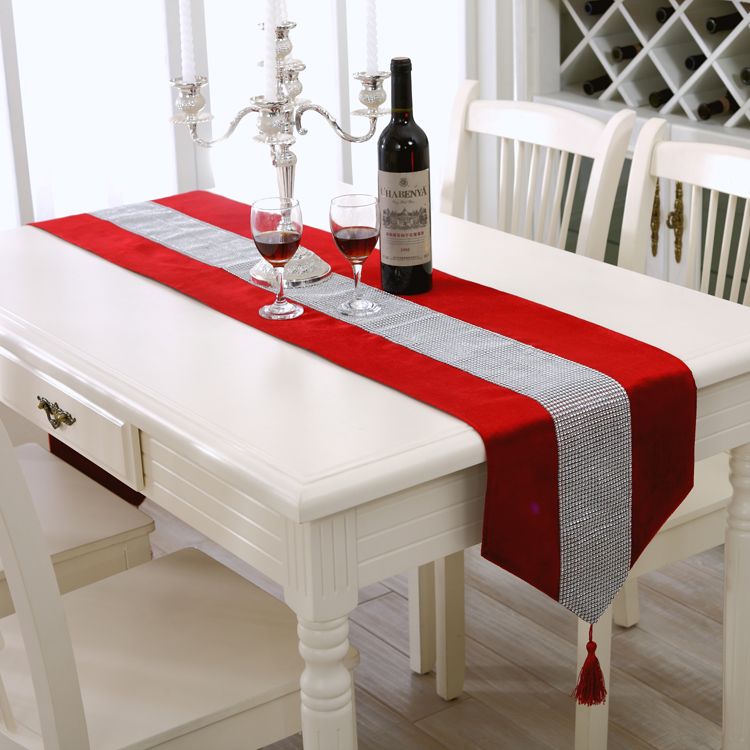 Table flag, coffee table cloth, dining table decoration, long strip cloth, European style, fashionable and grand, modern and simple, table mat, diamond-encrusted tablecloth, bed flag details Picture