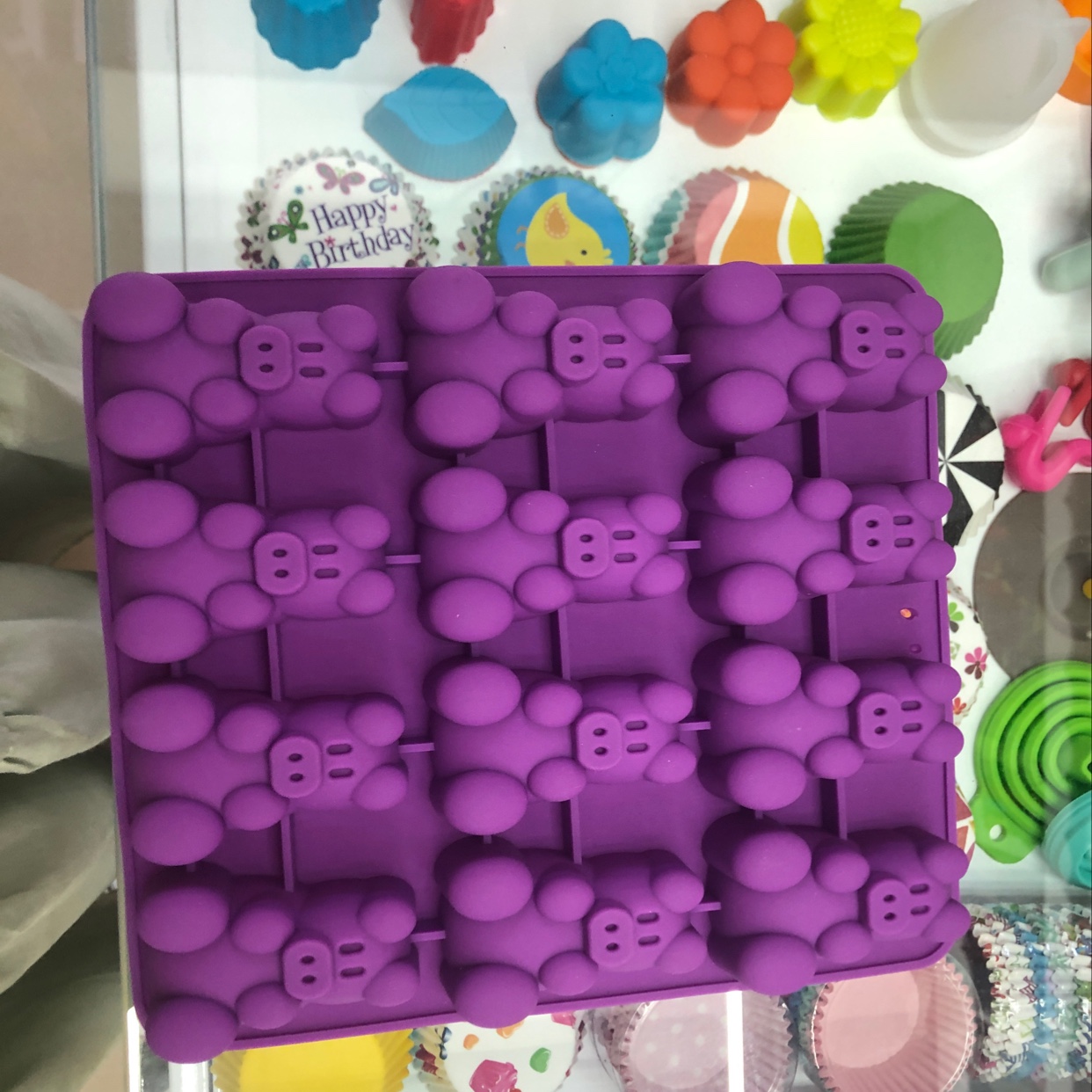 Pig cake mold thumbnail