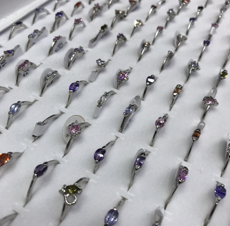 The export wholesale volume of small and exquisite diamond rings and gemstone rings is large Specification image