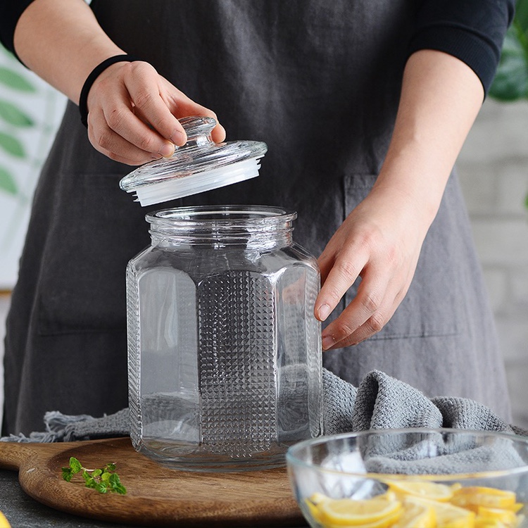 2021 New Factory Direct Sales Of Lead-Free Transparent Glass Bottles Hot Export Domestic Sales details Picture