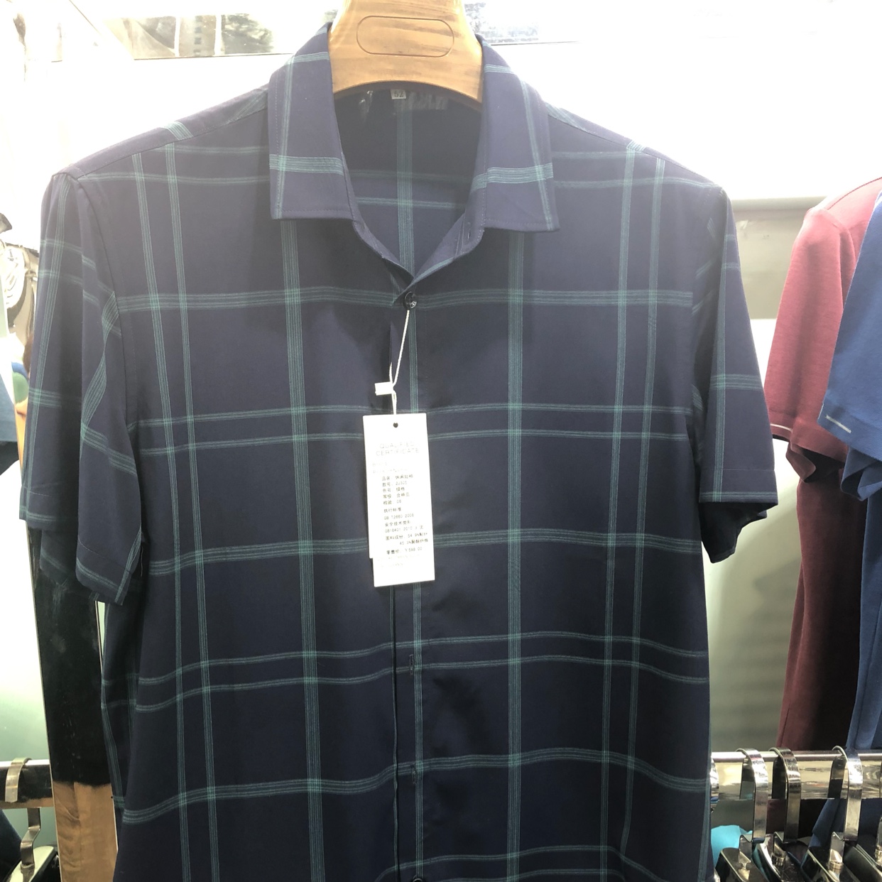 Men's short - sleeved shirts are mature thumbnail
