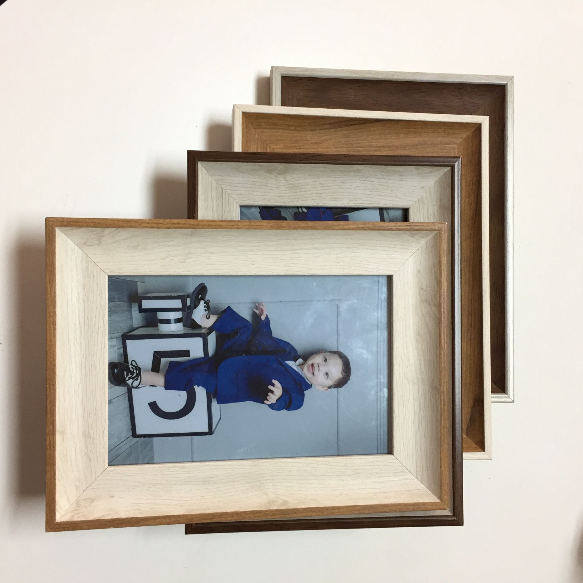 金子来7寸仿实木简约风格组合相框详情1