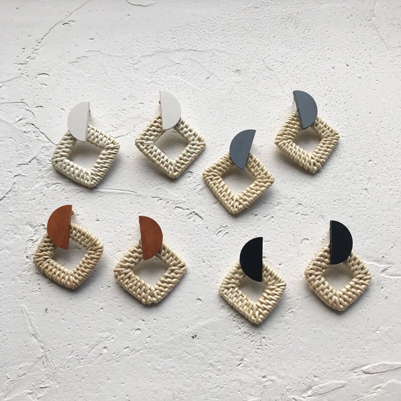 Dongdaemun INS small number of handcrafted straw rattan bamboo ring wood wood earrings earrings thumbnail