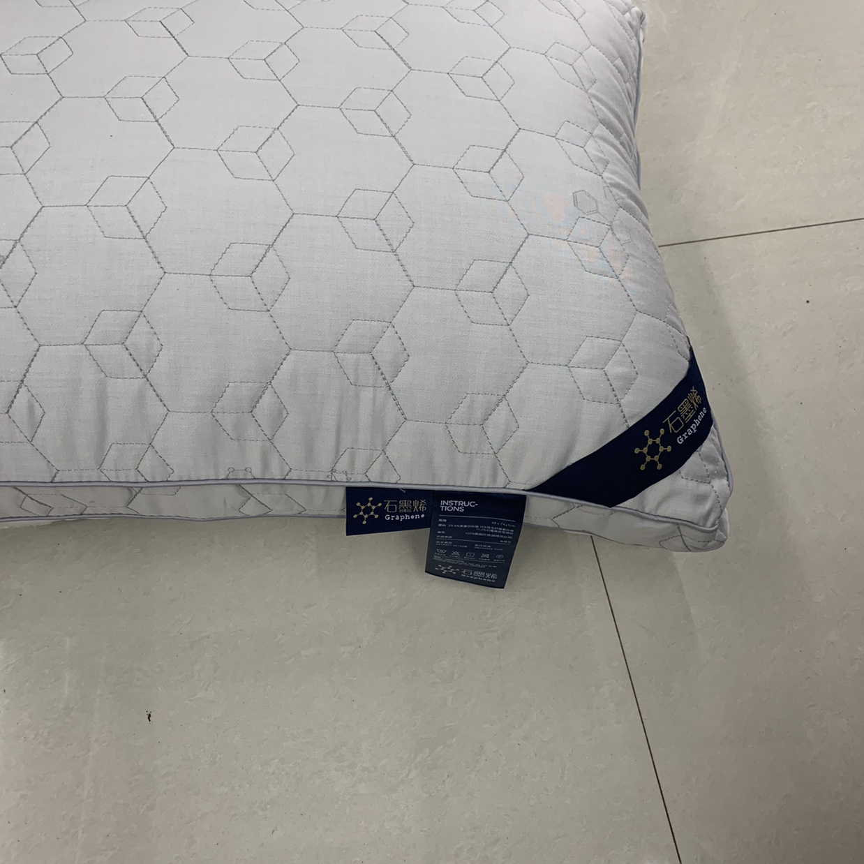 New Soothing Velvet Stuffed Pillow Hotel Supplies Item Picture