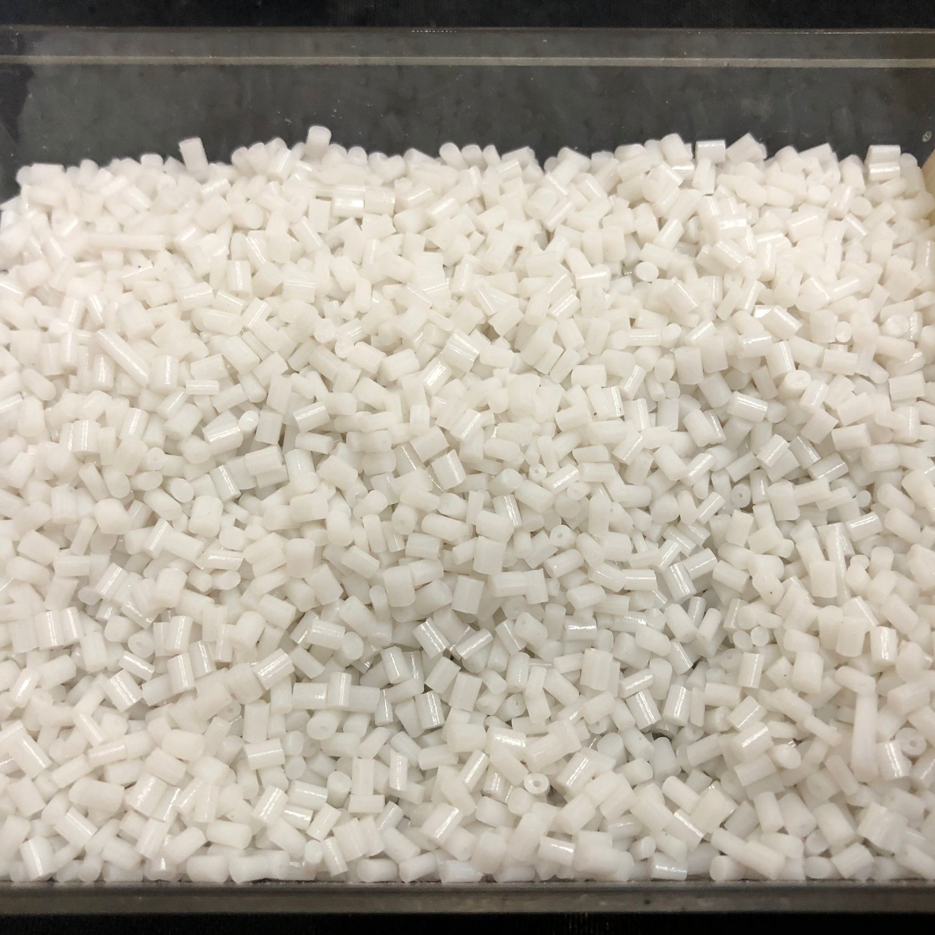 Factory direct sales of 25kg acrylic milky white. Large quantities enjoy better prices. Welcome to order. Honest seller with affordable prices detail image 2