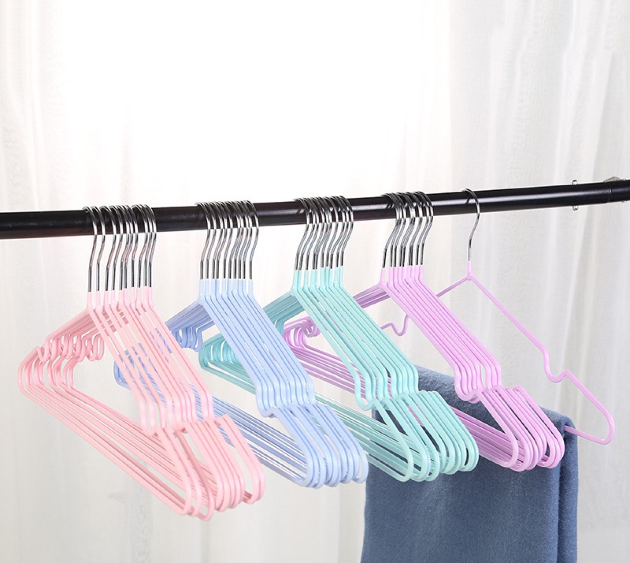 0658
Coat Hanger New Color Mix details Picture