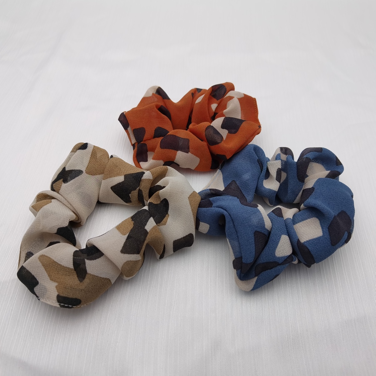 Geometric square chiffon scrunchie thumbnail