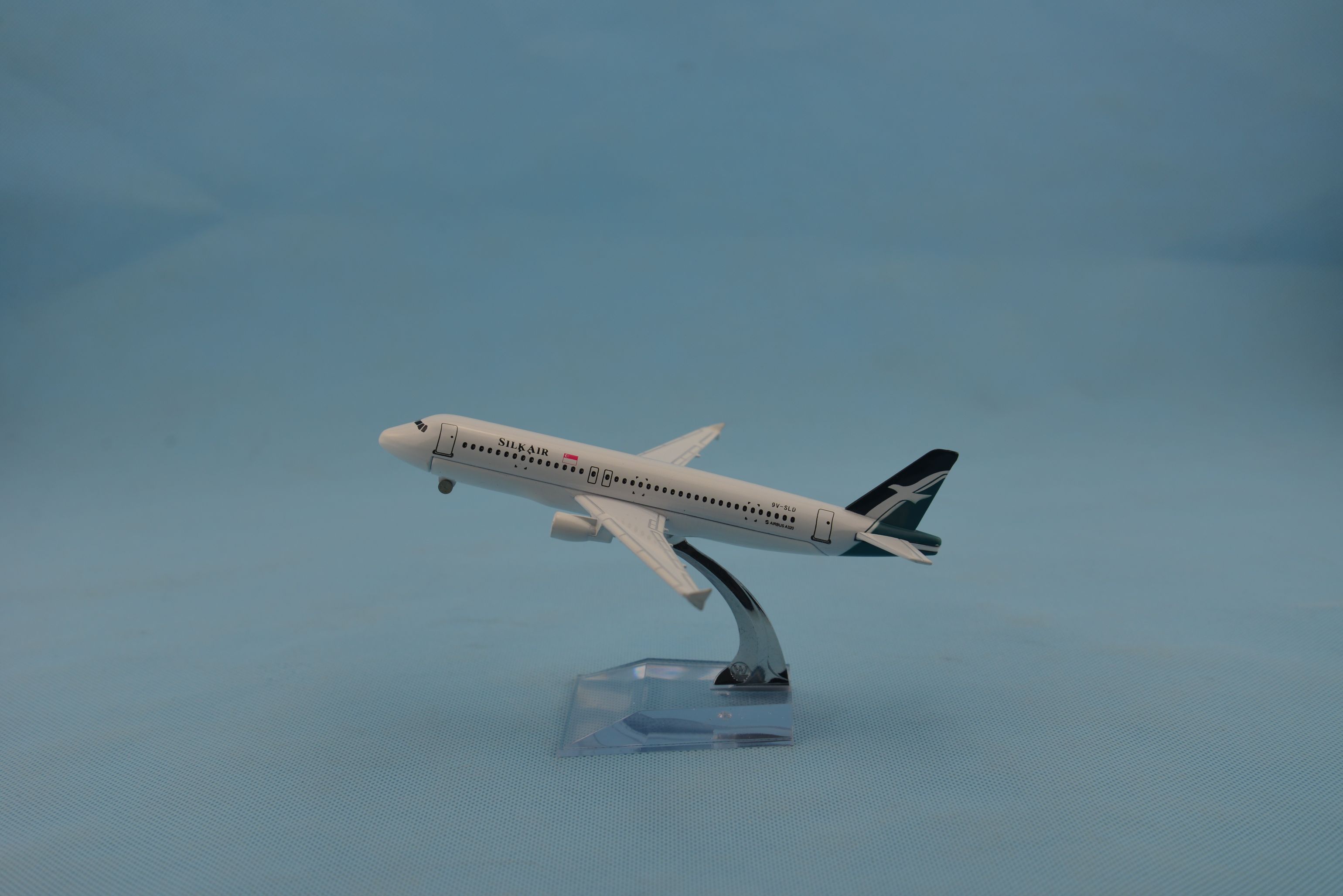 Aircraft model (16CM Singapore Airlines A320) alloy aircraft model simulation aircraft model