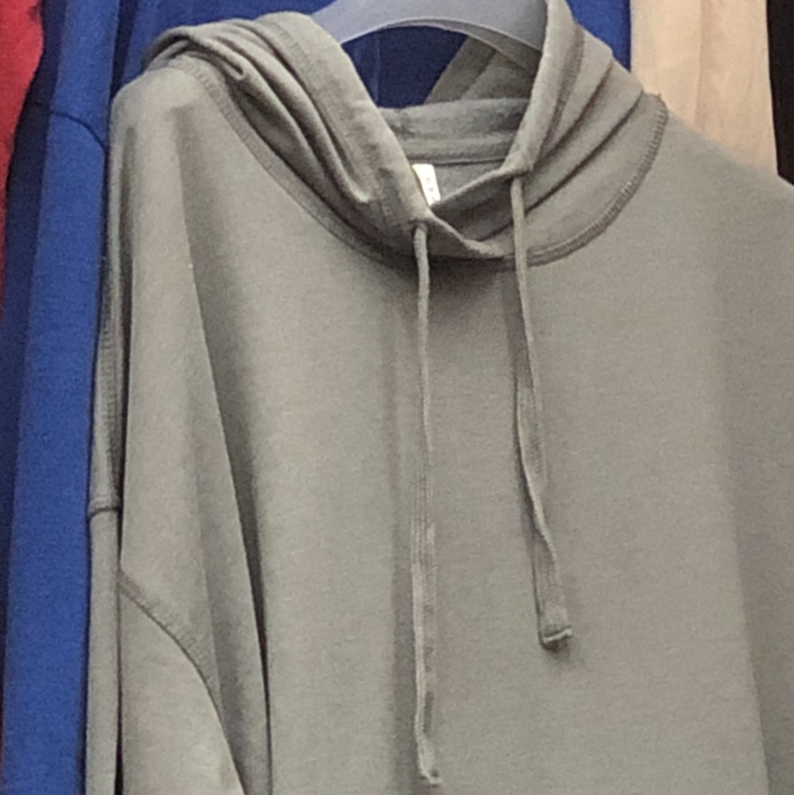 灰色休闲长袖产品图