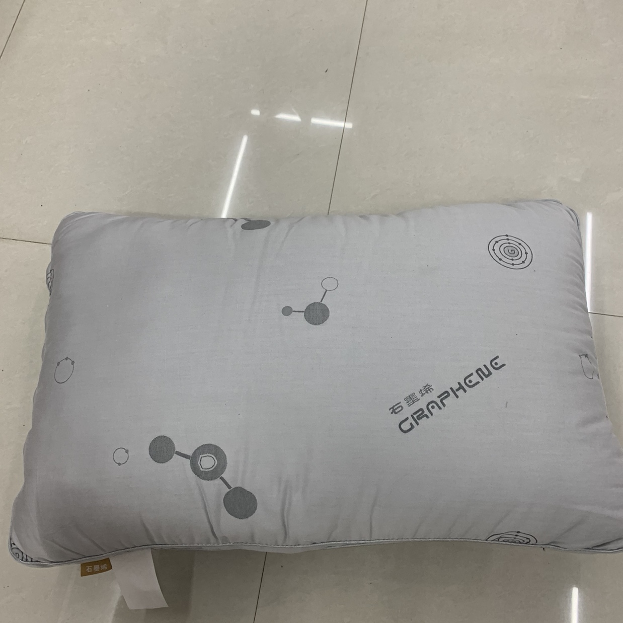 New Soothing Velvet Stuffed Pillow Hotel Supplies Application Scenario