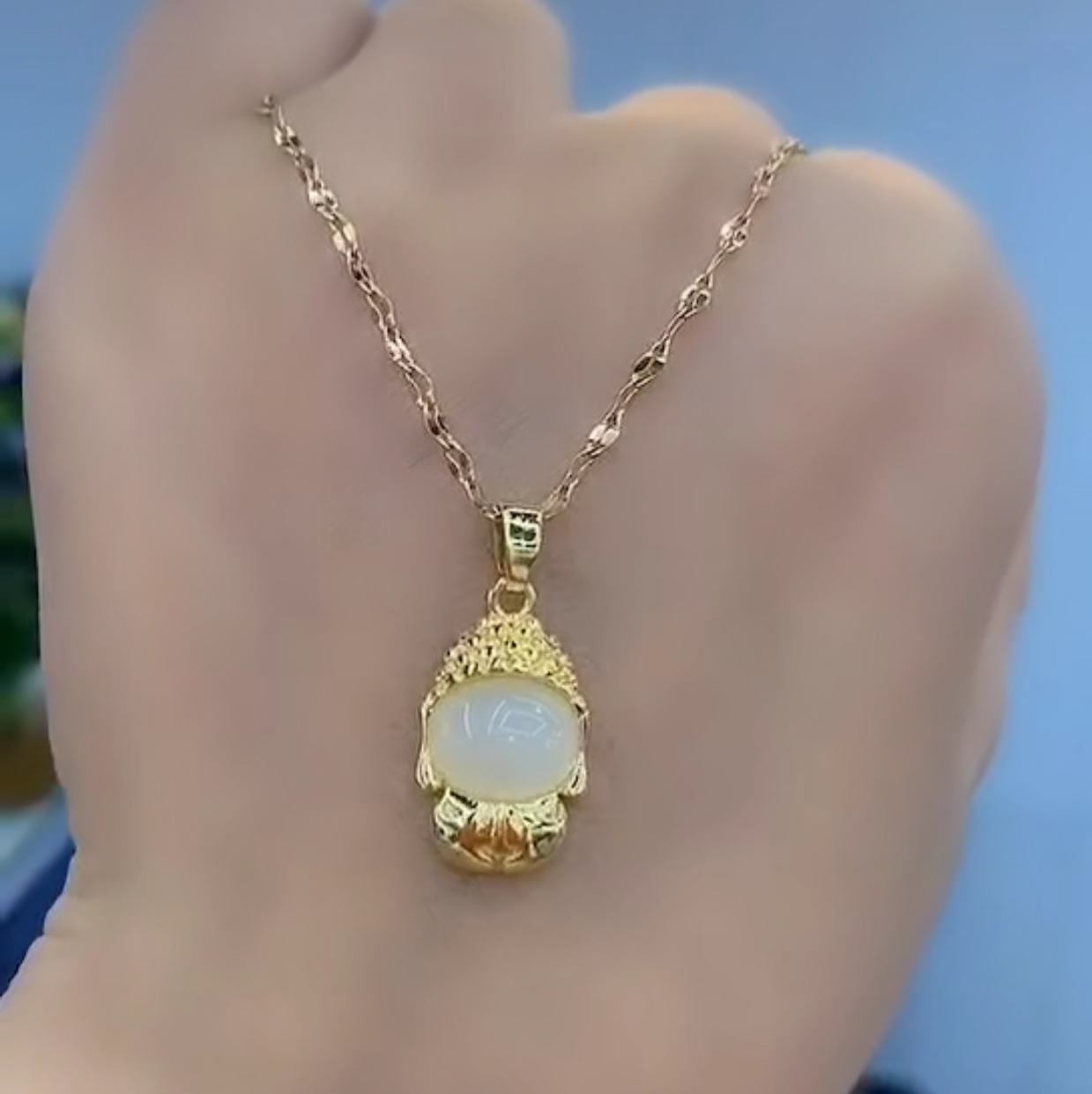 Smiling Buddha maitreya thumbnail
