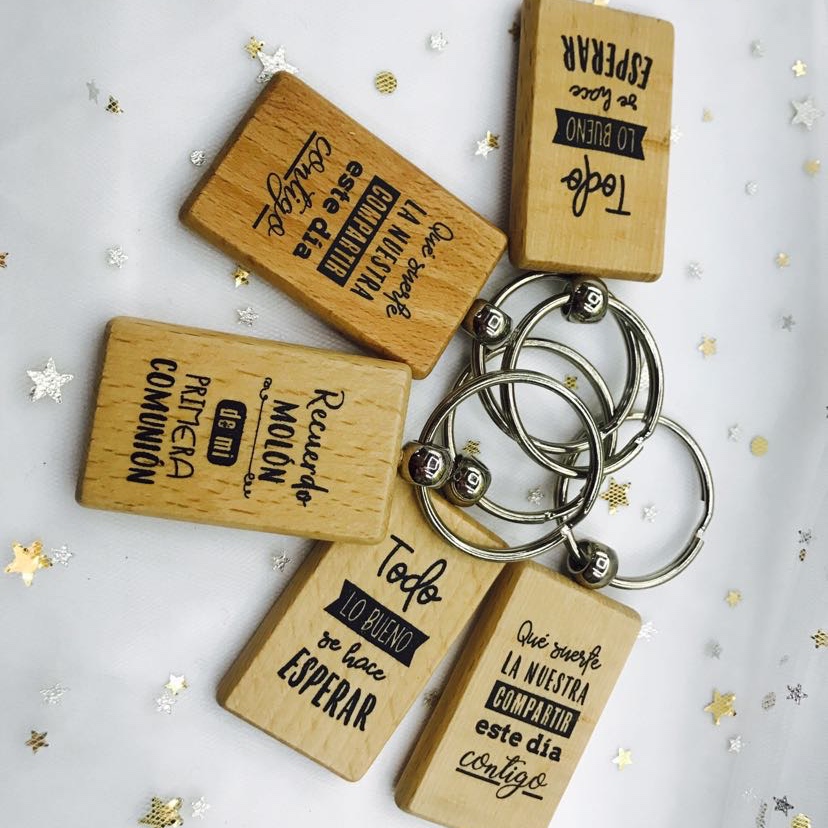 Factory direct sales of blank beech wood keychains, solid wood key chains, custom-made wooden creative small gifts