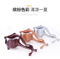 Hand juicer