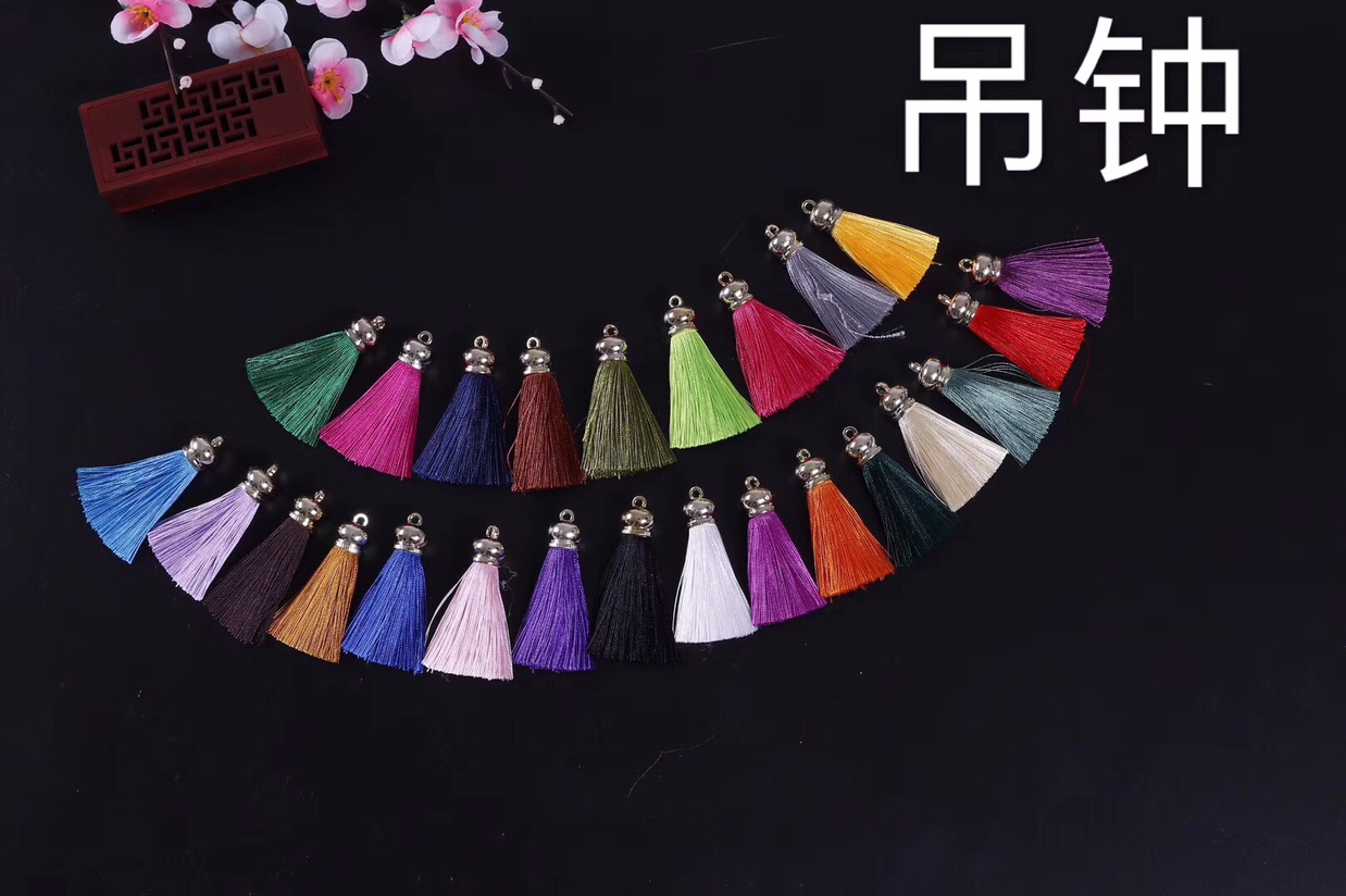 Polyester tassel