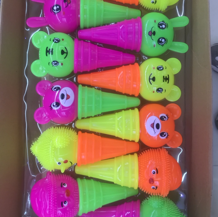 义乌好货 哨子冰淇淋新款厂家直销批发零售15cm
混款产品