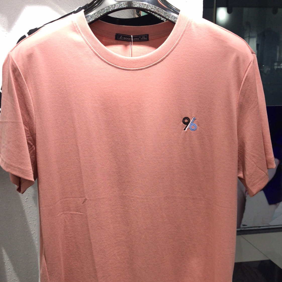 Round-neck short-sleeved T-shirt
